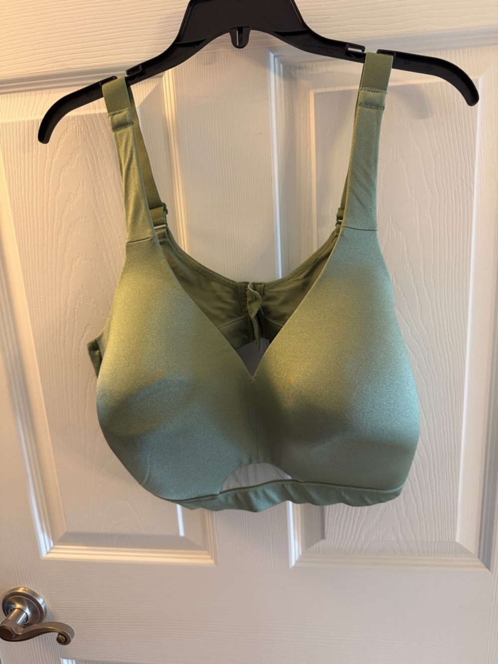 Green Wireless Sports Bra